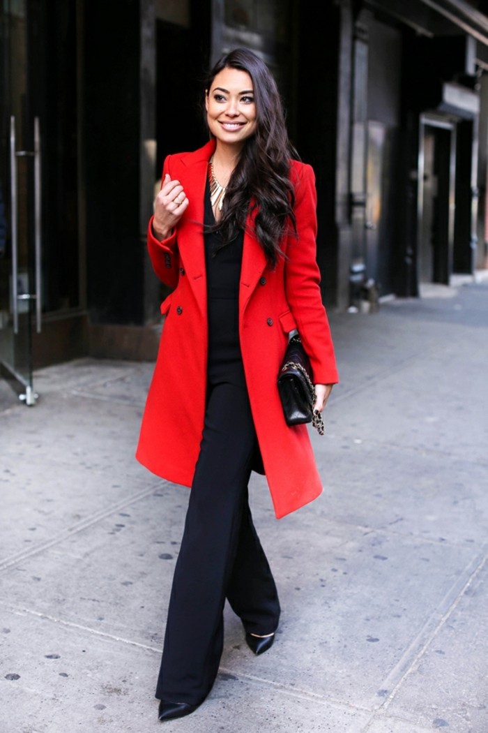 tenue manteau rouge
