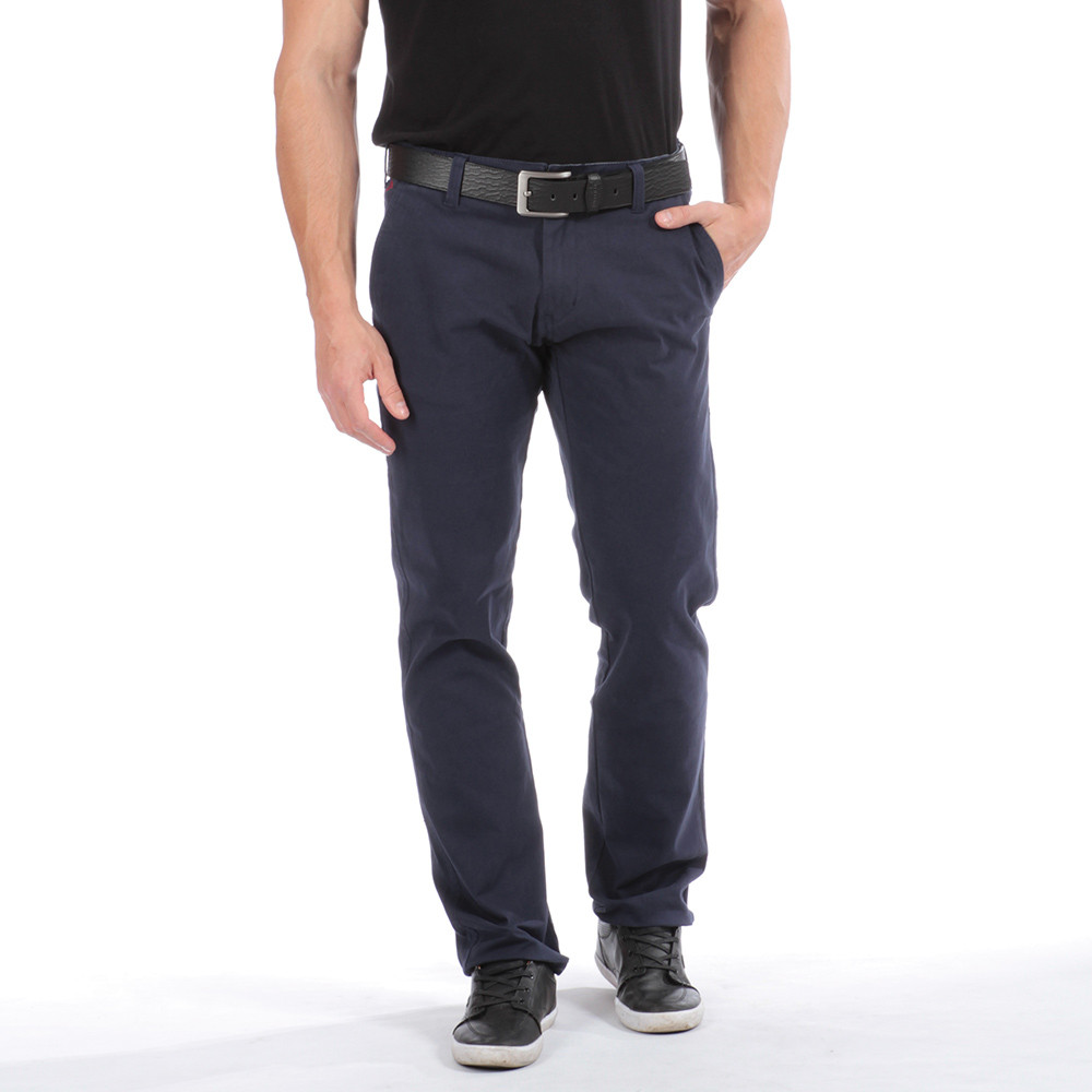 veste bleu marine homme quel pantalon