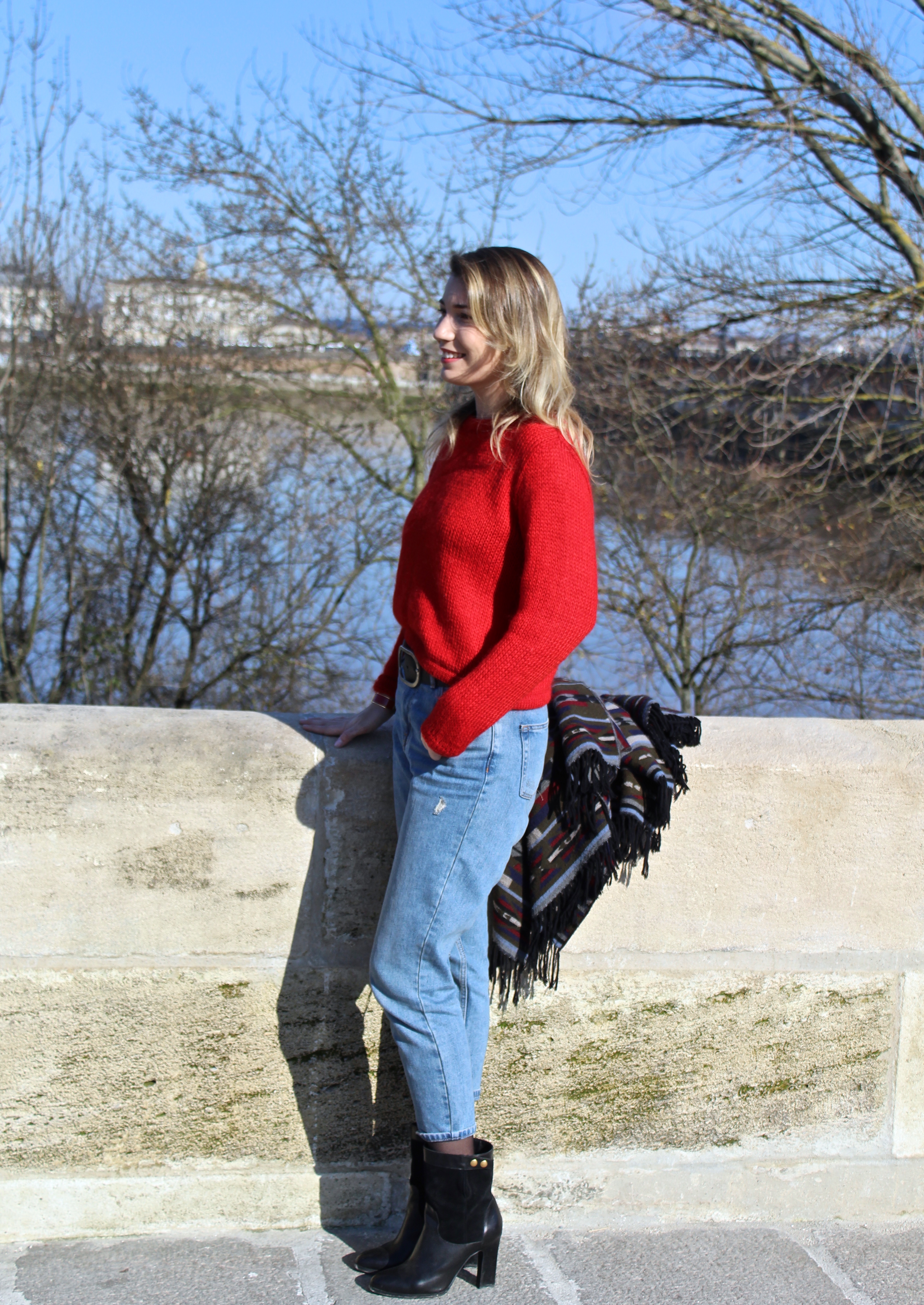 pull rouge et jean