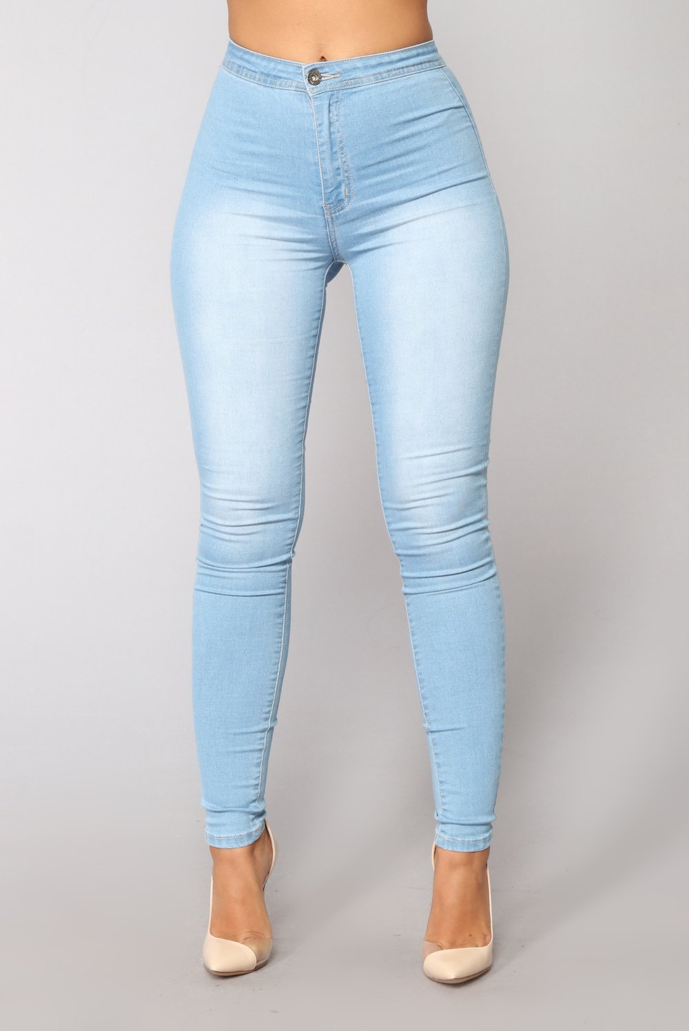 tenue jean bleu clair