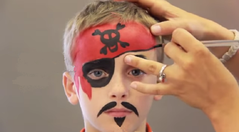Comment faire un maquillage de pirate ?