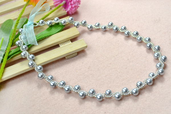 Comment faire un collier avec des perles ?