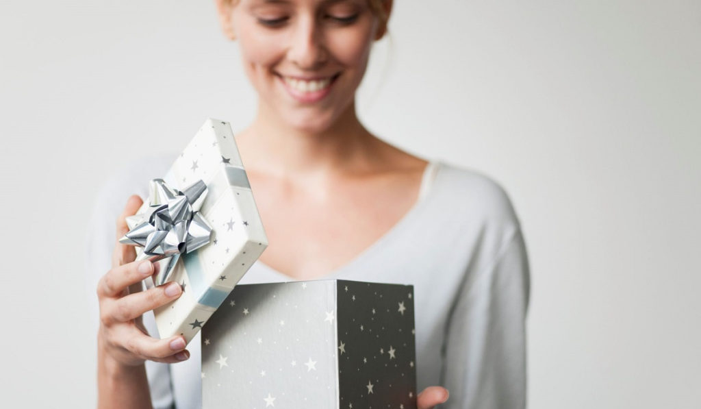 Astuces : Quel cadeau offrir à une femme de 25 ans