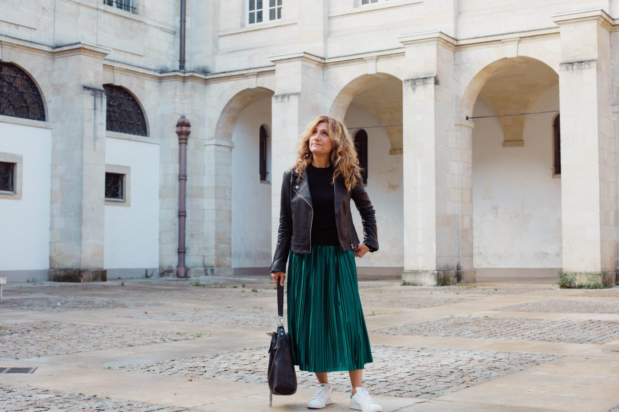 Quelle chaussure avec jupe longue plissée ?