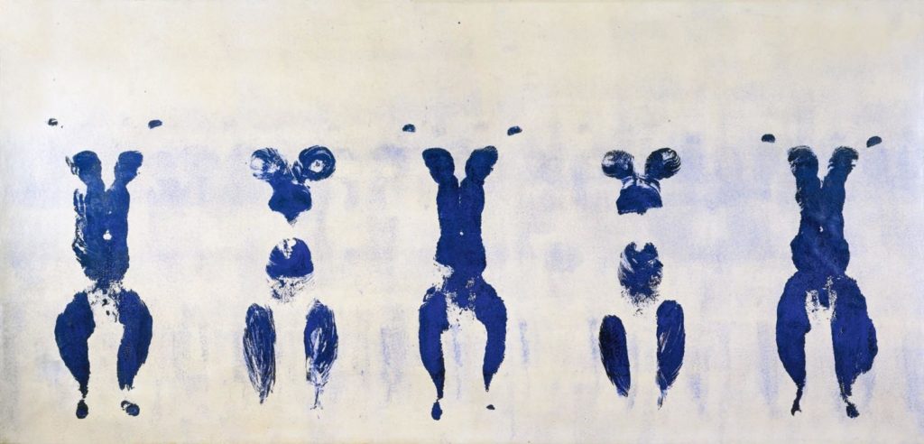 Quelle peinture utilisait Yves Klein ?