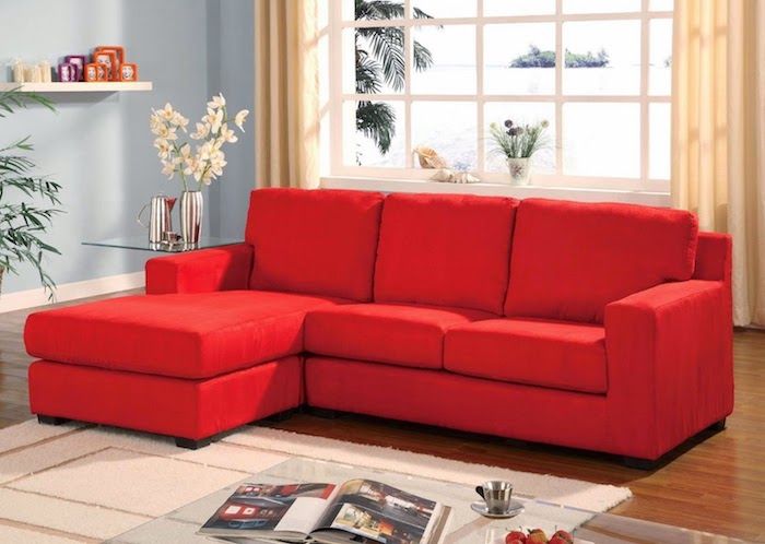 Quelle couleur va avec un canapé rouge ?