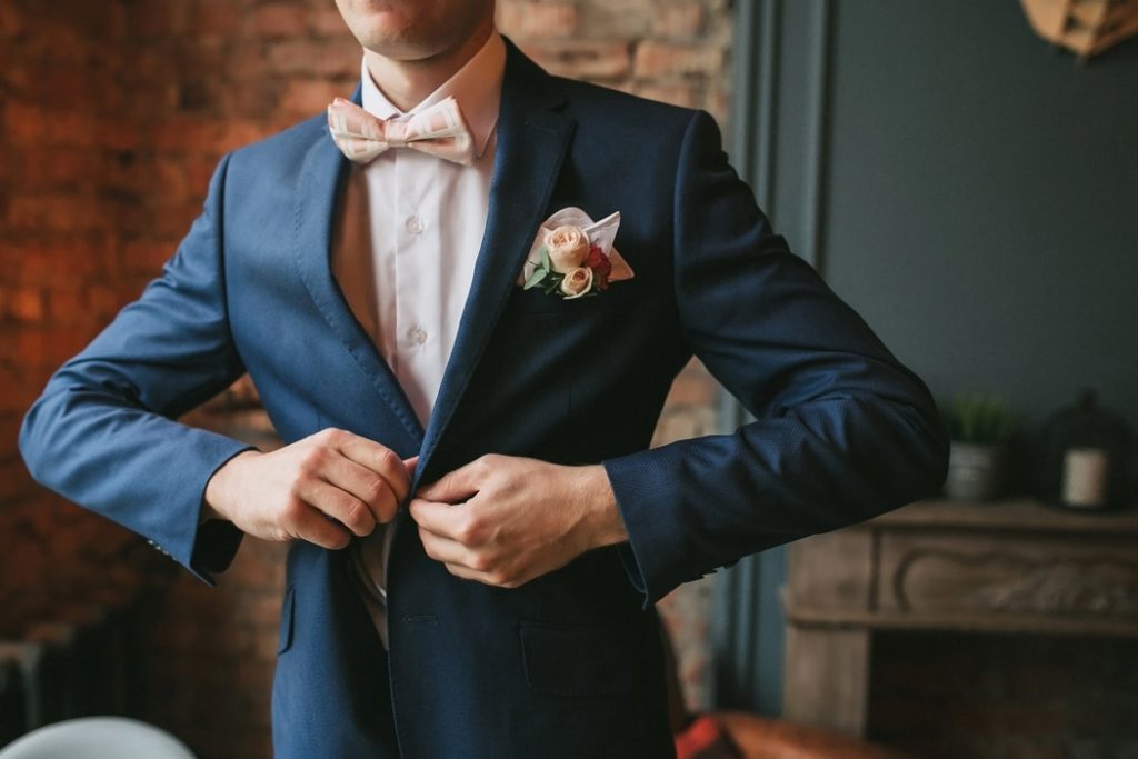 Quelle Couleur De Cravate Avec Un Costume Bleu Astuces : Quel bleu costume