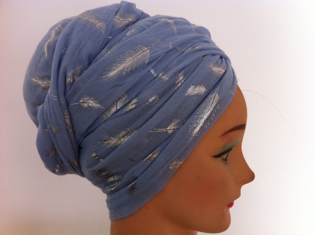 Comment nouer un foulard sur la tête ?