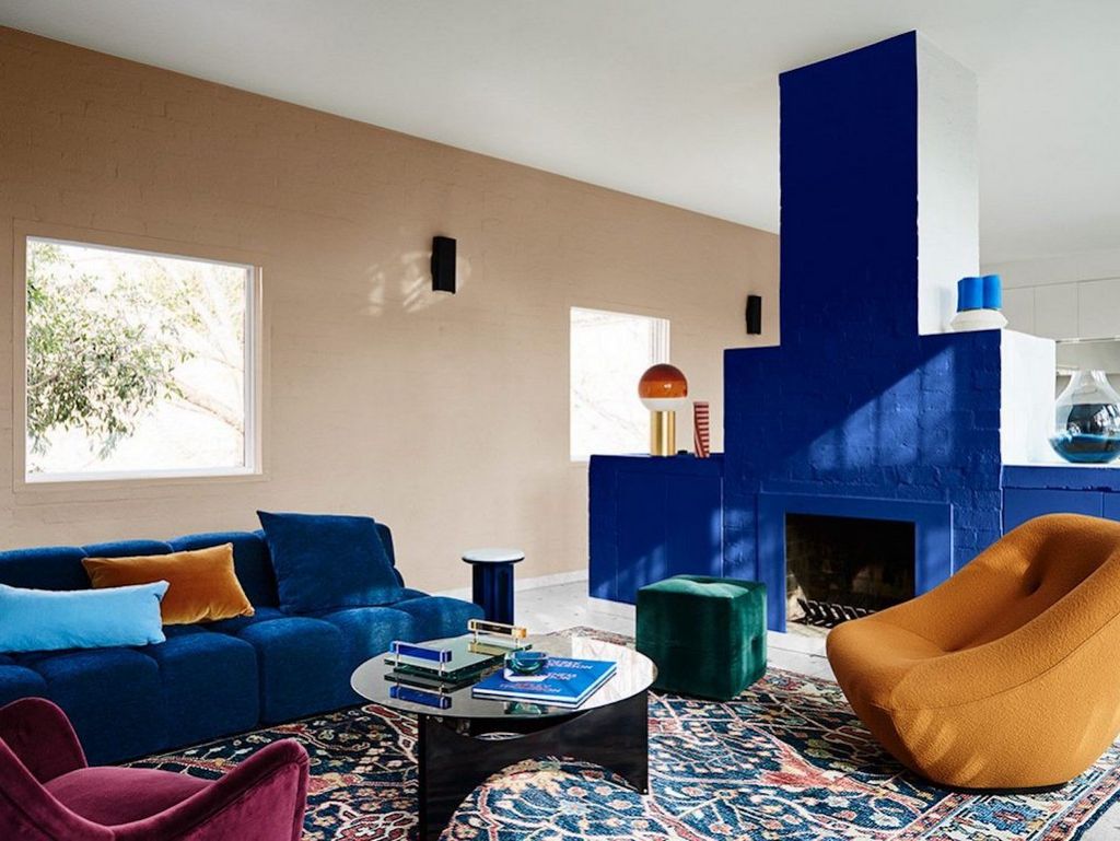 Astuces : Quelle couleur associer au bleu vêtement