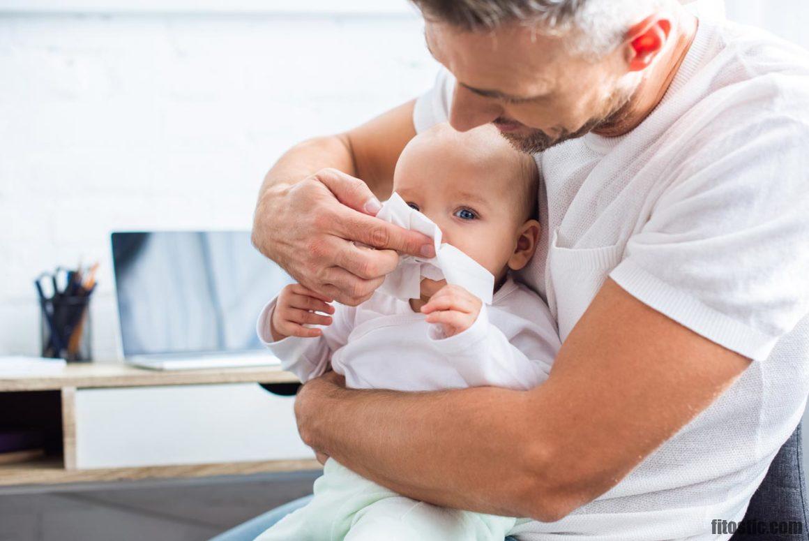 Comment déboucher le nez d'un bébé naturellement ?