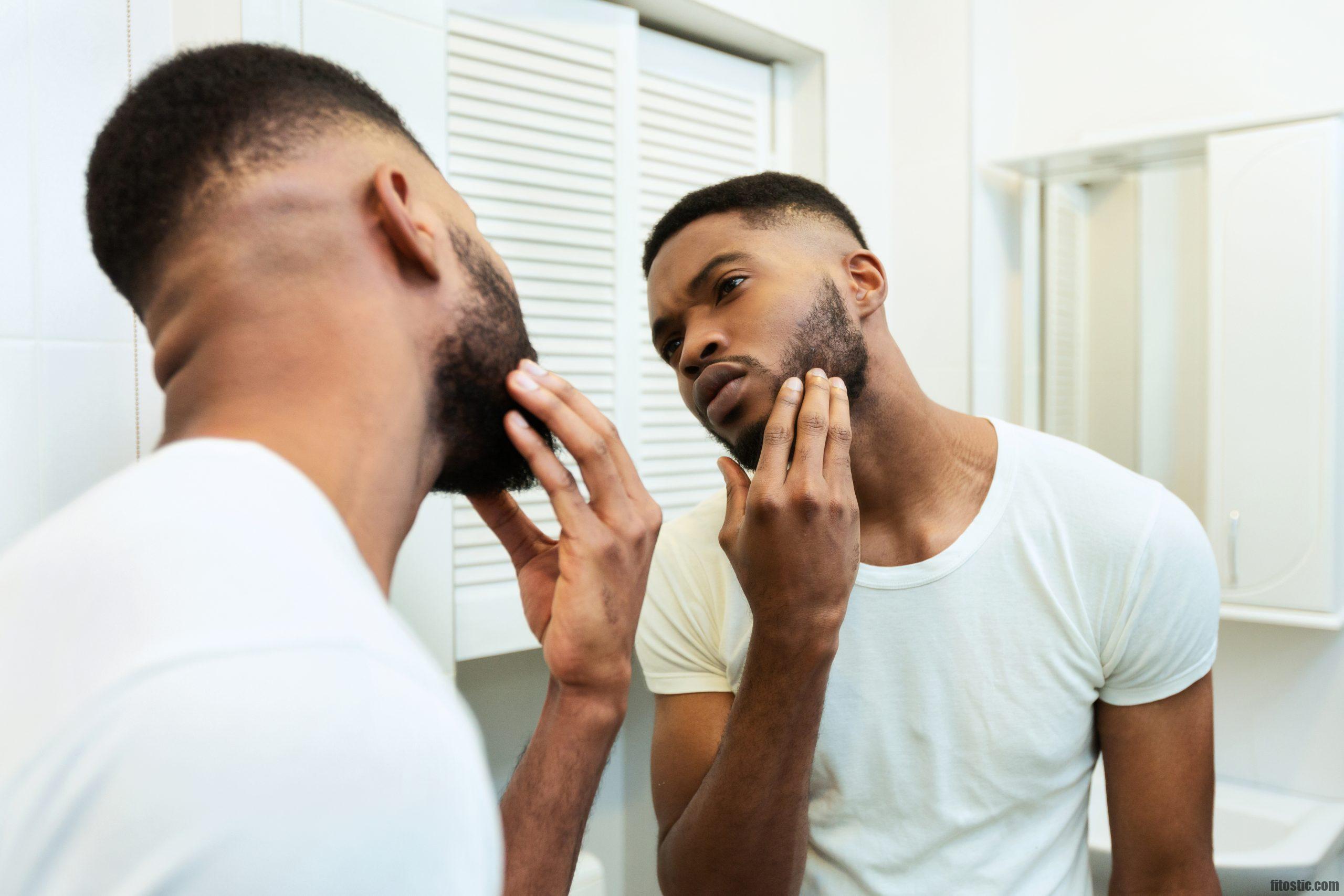 Comment s'appelle le médecin qui s'occupe de la peau ?