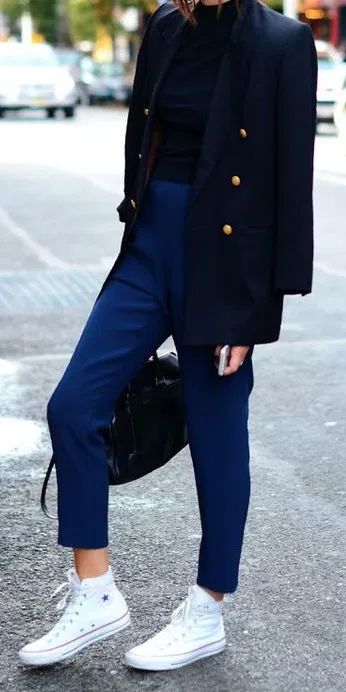 tenue avec pantalon bleu marine femme