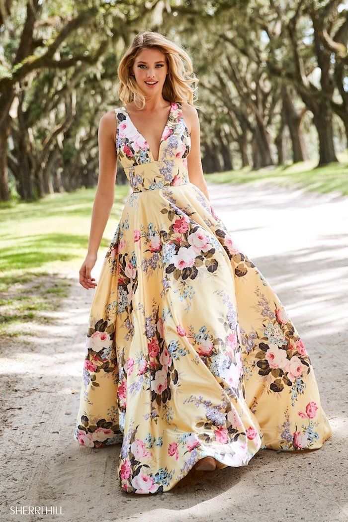 Quelle robe de cocktail pour mariage chic ? | Floral print gowns