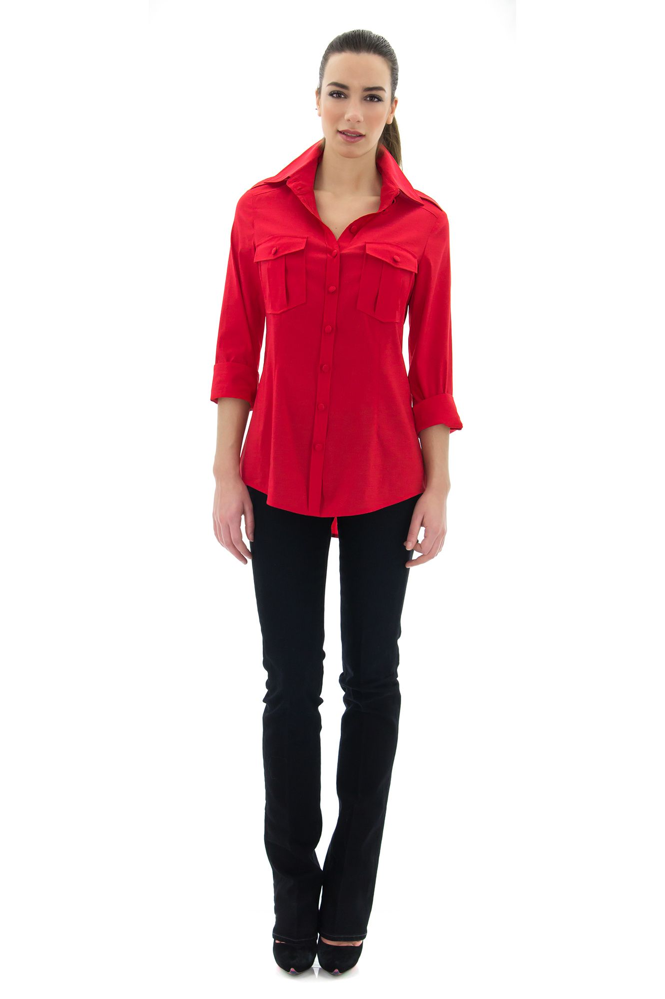 pantalon noir chemise rouge