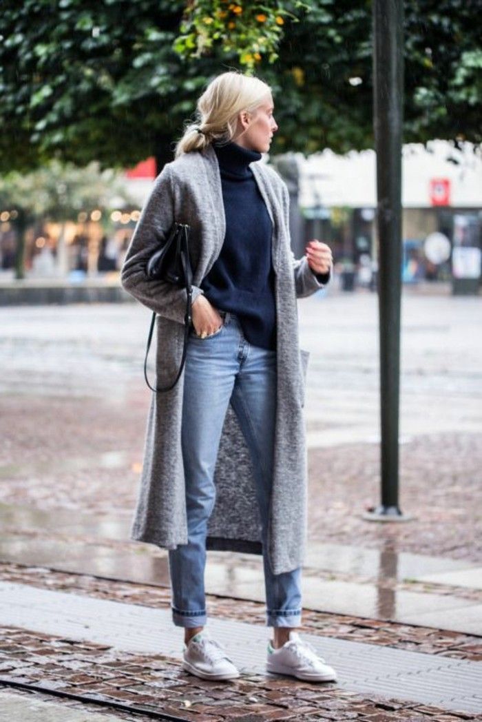 tenue avec un jean bleu marine