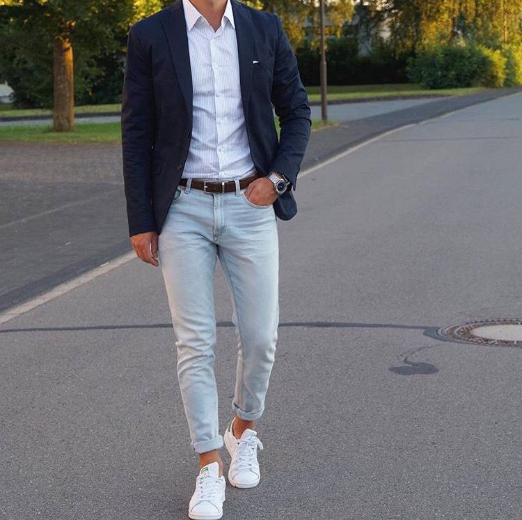 tenue avec jean bleu clair homme