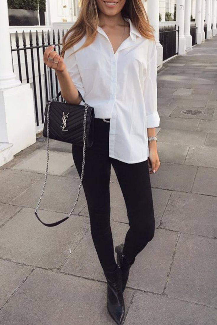 chemise blanche et pantalon noir