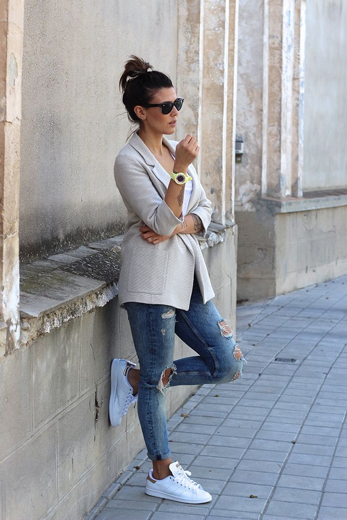 tenue décontractée femme avec basket