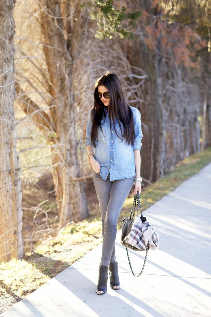 style avec pantalon gris femme