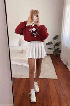 tenue avec jupe blanche