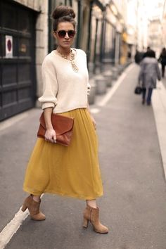 9 meilleures idées sur Jupes jaunes | jupes jaunes, mode, tenue