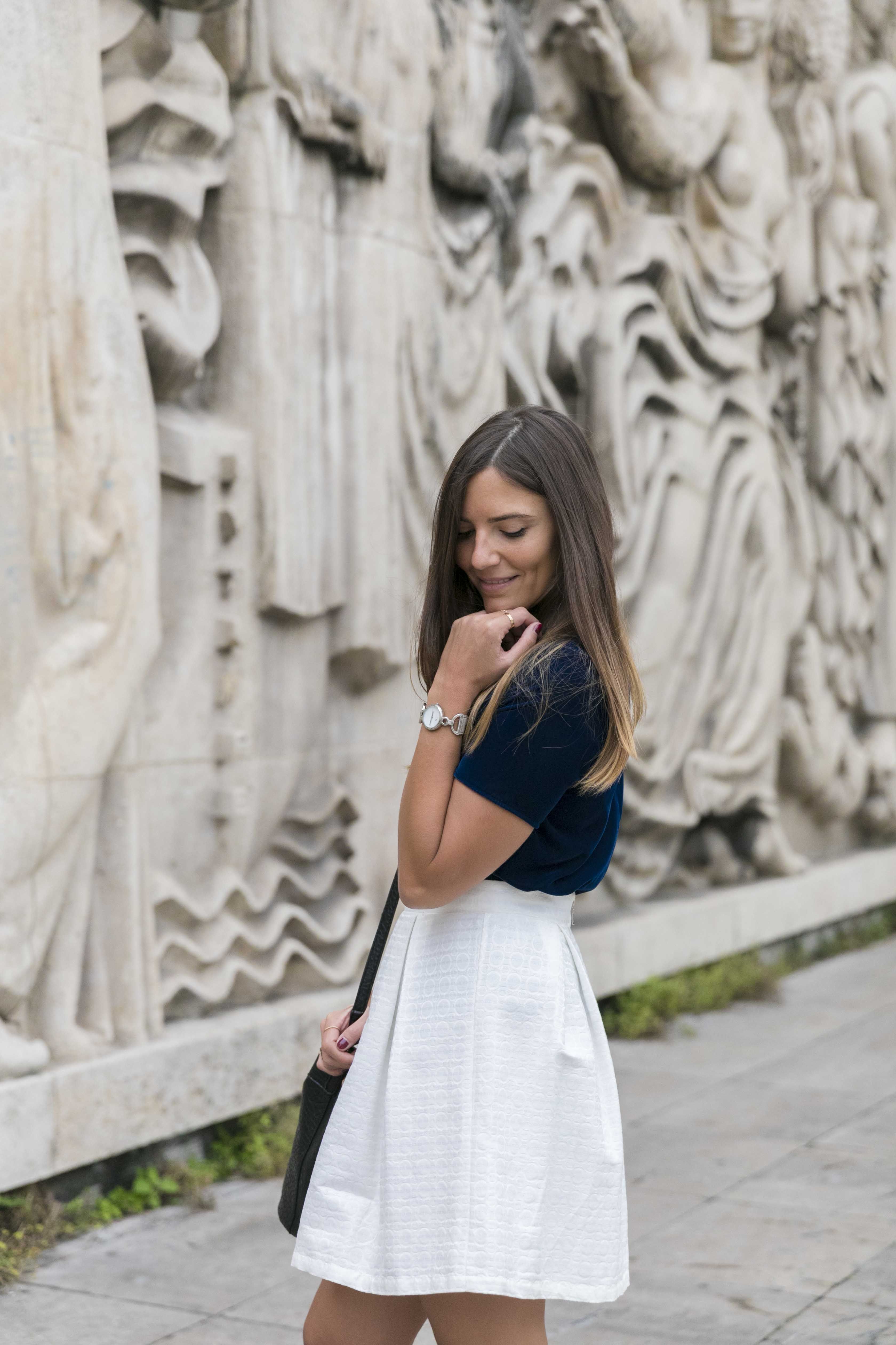 tenue avec jupe blanche