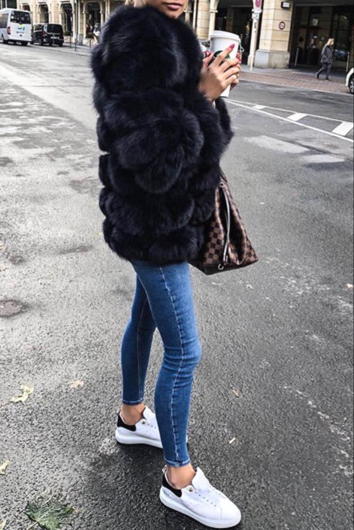 tenue avec manteau fausse fourrure noir