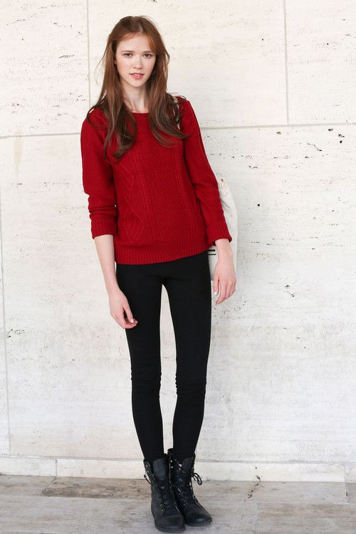 pull rouge pantalon noir