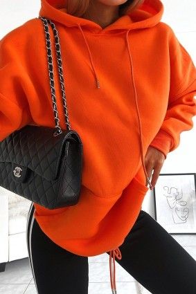 tenue pull orange