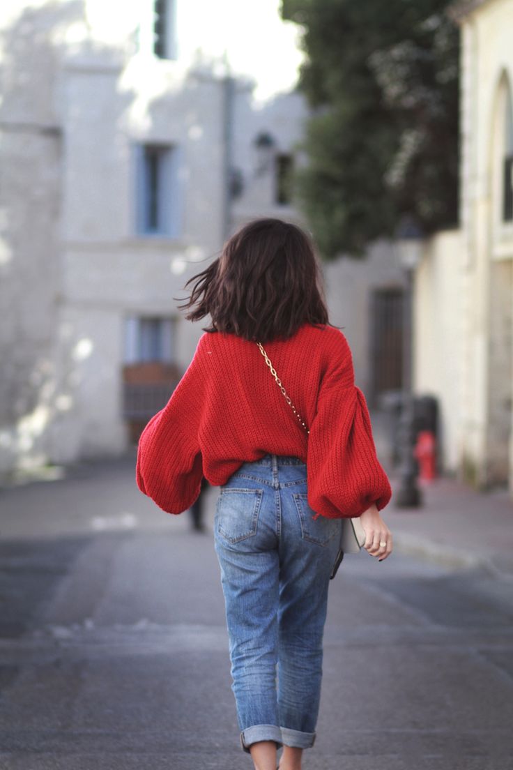 avec quoi porter un pull rouge femme