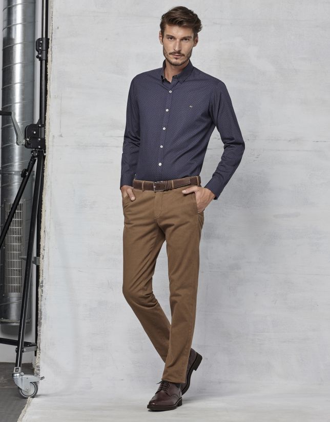 assortir un pantalon marron