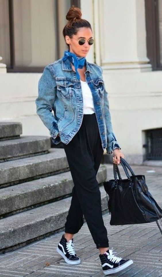 tenue avec veste en jean noir femme