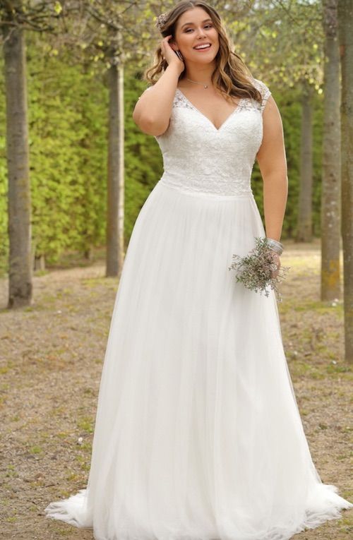 tenue de mariage civil pour femme ronde