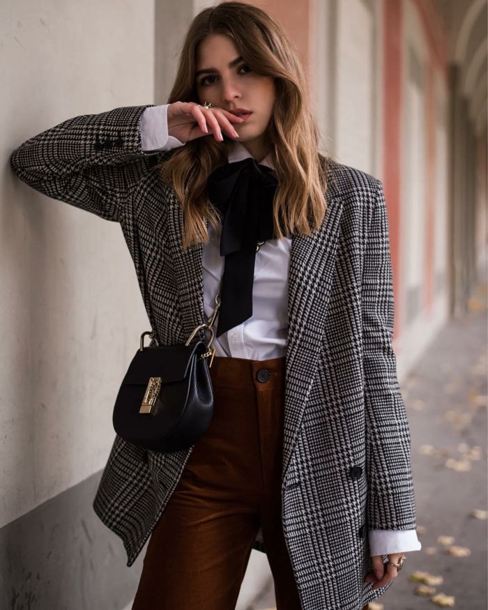 tenue avec blazer a carreaux