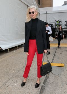 look pantalon rouge