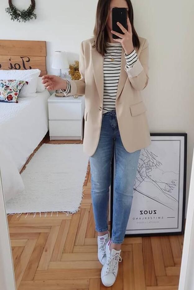 look blazer beige