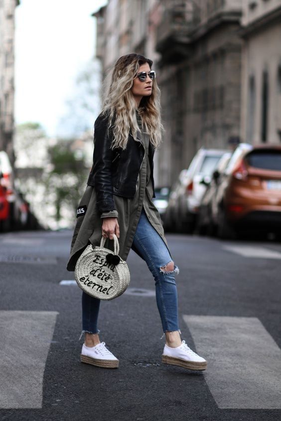 tenue avec basket compensée blanche