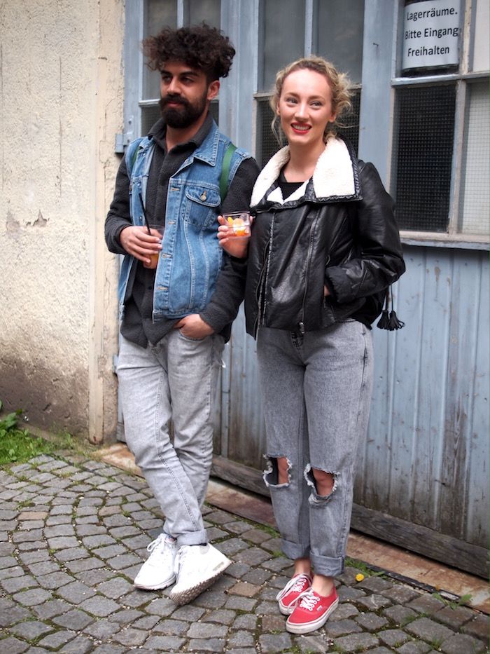 tenue veste en jean sans manche homme