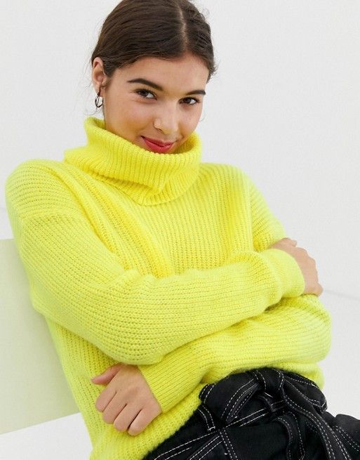 look pull jaune