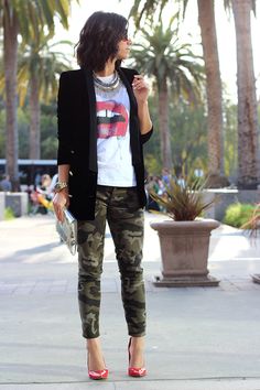 tenue avec pantalon camouflage femme