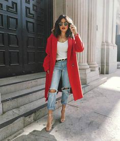 tenue manteau rouge