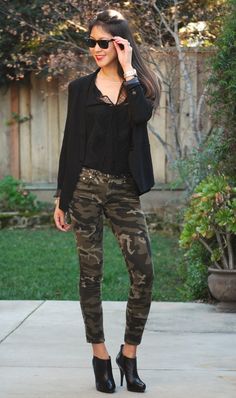 tenue avec pantalon camouflage femme