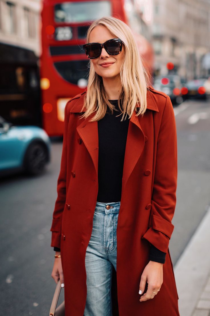 tenue manteau rouge