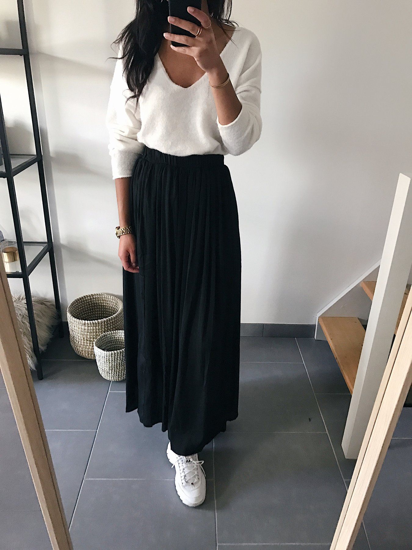 look jupe longue plissée noire