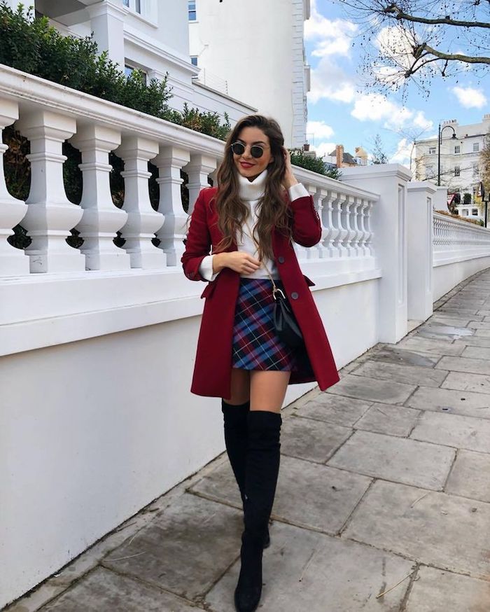 tenue manteau rouge