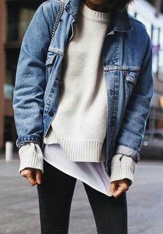 tenue avec une veste en jean