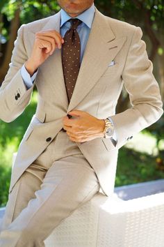 costume beige homme