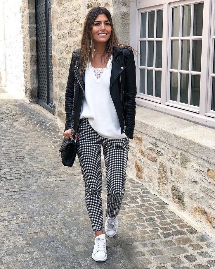 tenue avec pantalon a carreau femme