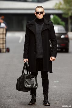 tenue avec col roulé noir homme