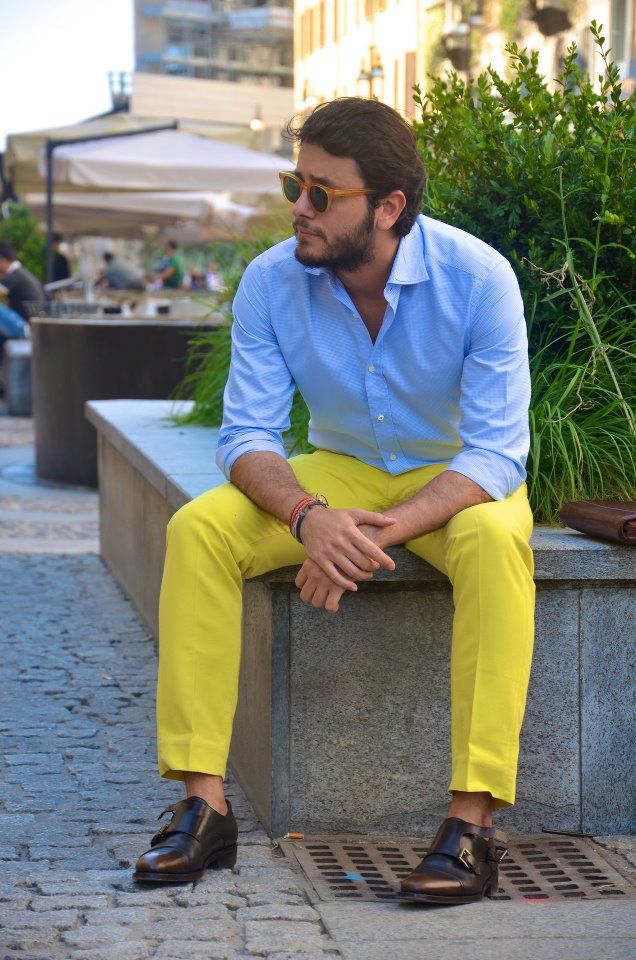 pantalon jaune homme avec quoi